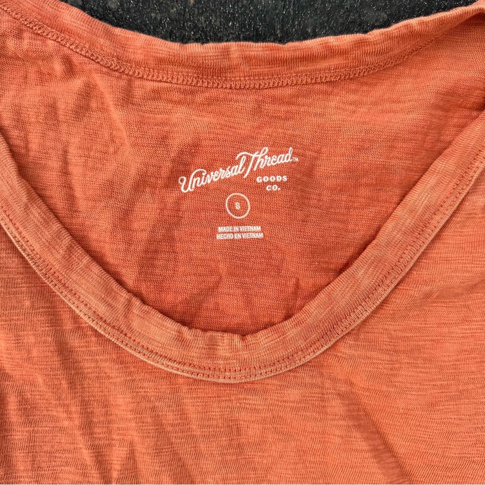 Universal Threads - Picture 3 of 3